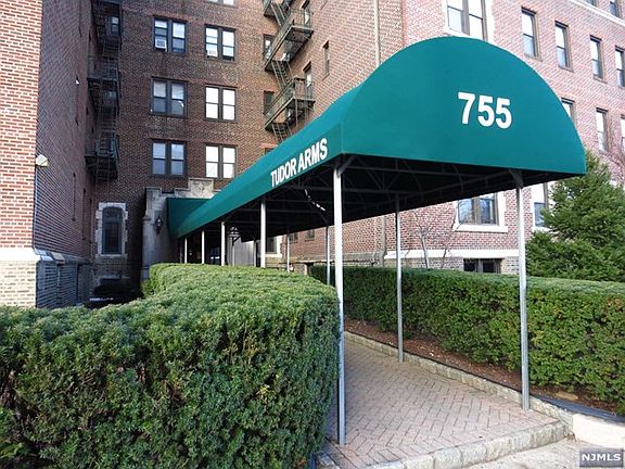 3rd image of 755 Anderson Ave APT 4M