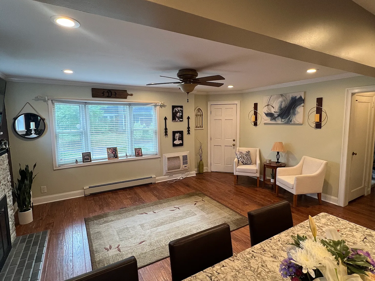 2 bed, 1600 sqft, $3,500 — Photo 4
