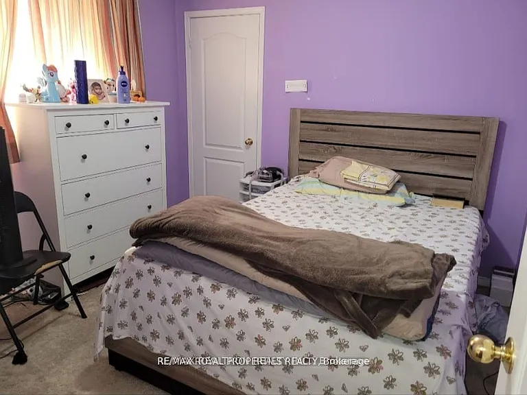 110 Seasons Dr #MAIN — Photo 6