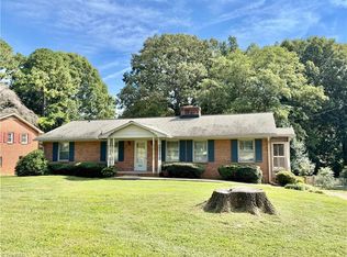 2541 Weymoth Rd, Winston Salem, NC 27103