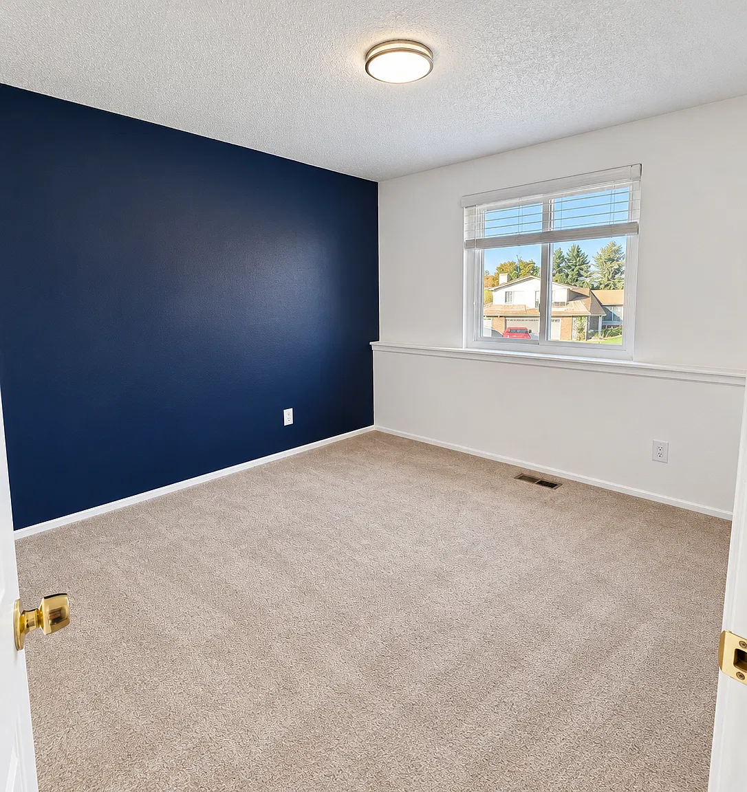 5 bed, 2882 sqft, $750 — Photo 1