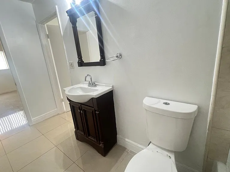 Unit Photo