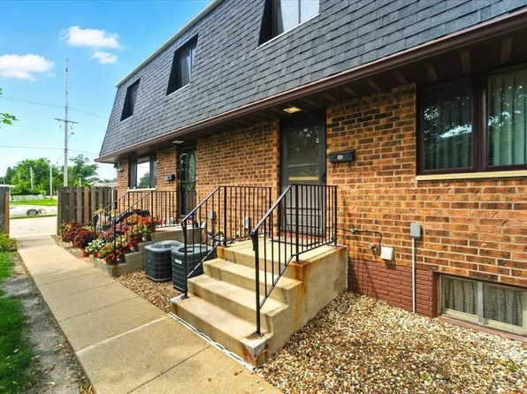 3620 Mount Vernon Rd SE APT 11, Cedar Rapids, IA 52403