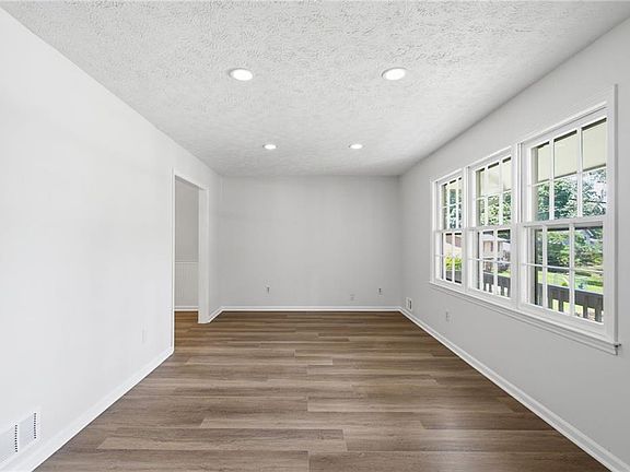 4th image of 1750 Lamancha Dr