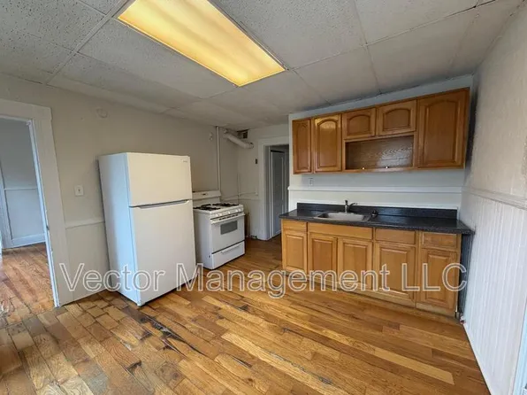 116 Rennell St, Bridgeport, CT 06604