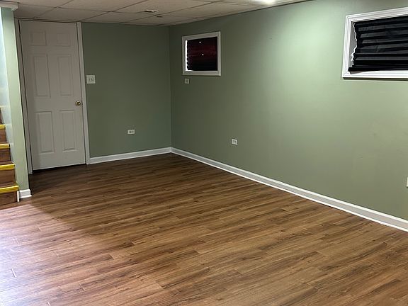 3rd image of 18102 Oakwood Ave
