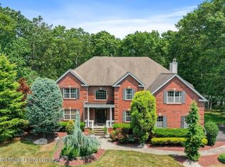5 Vista Dr, Morganville, NJ 07751