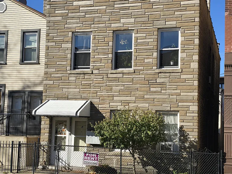 3002 S Wells St #2R — Photo 1