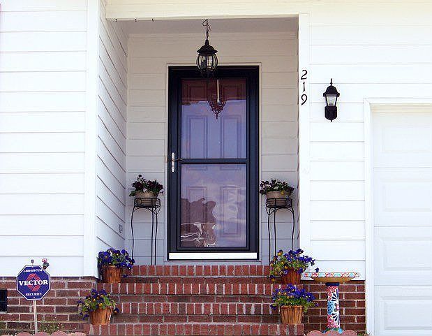 2nd image of 219 Sharpsburg Rd