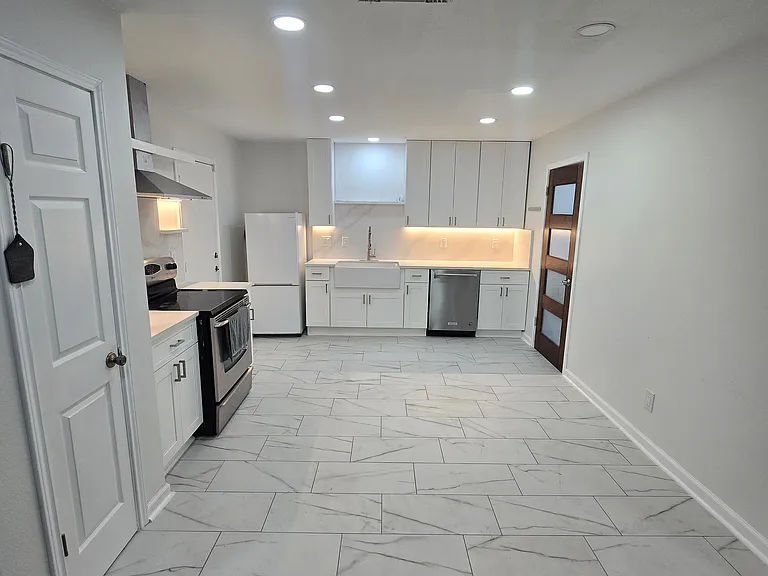 9831 Alexa Pl — Photo 5