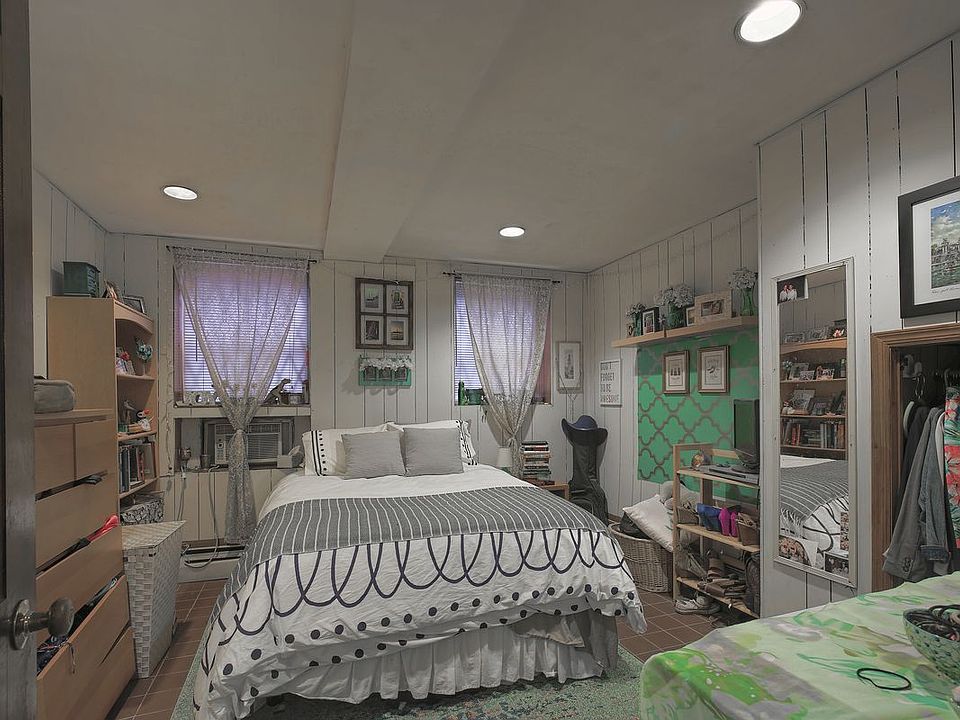 1st image of 306 E 18th St APT B
