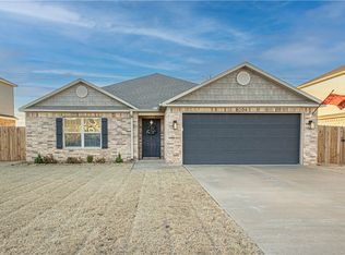 6204 SW Chalkstone Rd, Bentonville, AR 72712