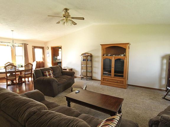 5th image of 313 David Ln