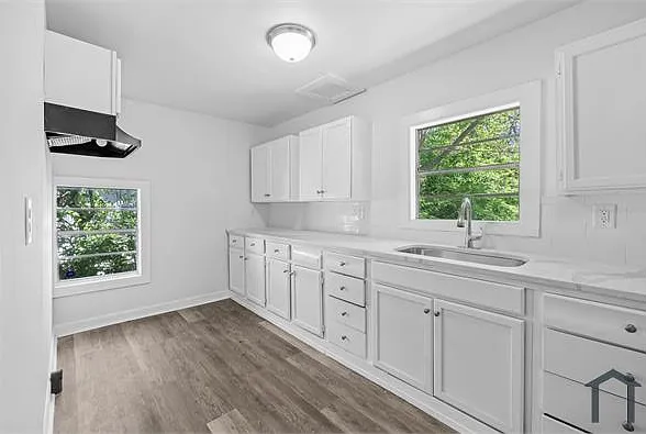 1540 Cleveland Ave SW — Photo 8