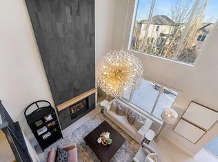 125 W Discovery Pl SW, Calgary, AB T3H 4N5