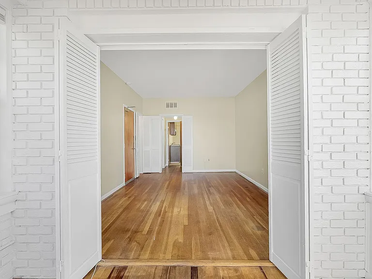 Oakmont Apartments — Photo 26