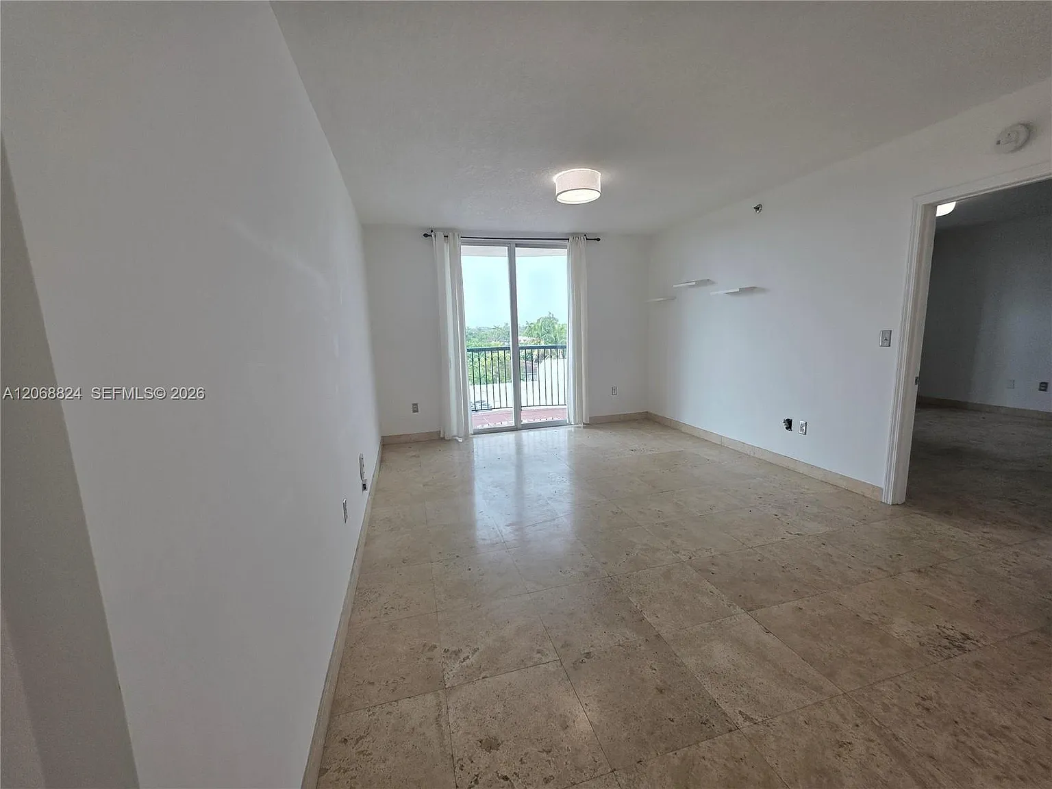 Surfside Palms Condo — Photo 4