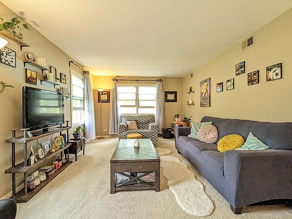 2nd image of 1724 Fayette Walk Unit E-1