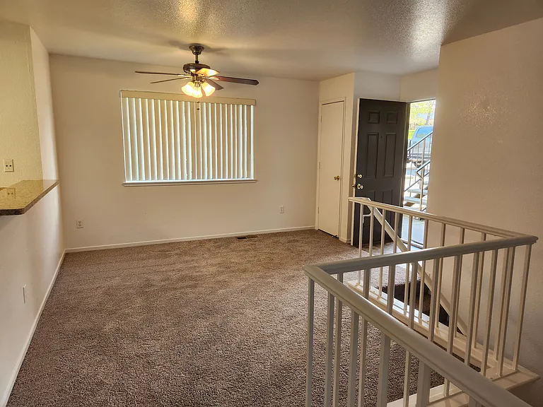 River Knolls Apartment — Photo 54
