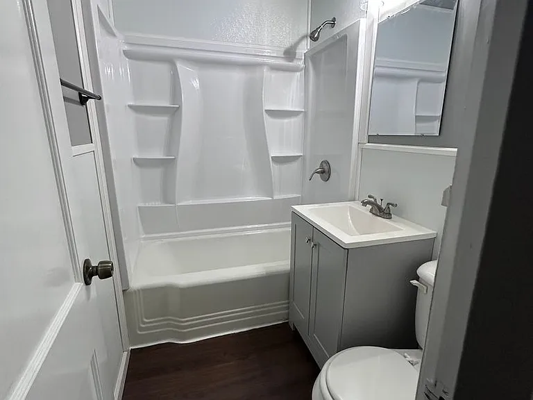 2415 Jerden Ave — Photo 13