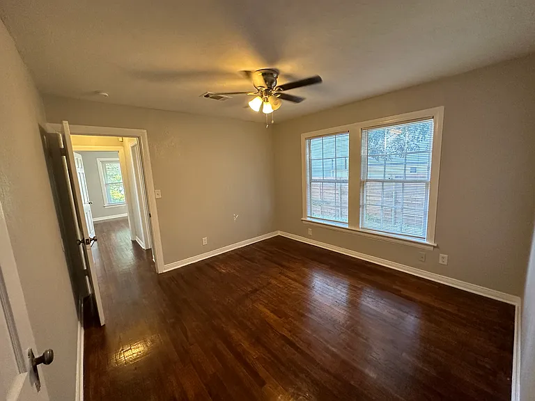 2307 Douglas Ave — Photo 7