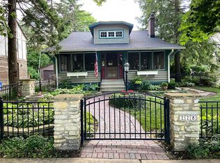 228 Logan Ave, Geneva, IL 60134