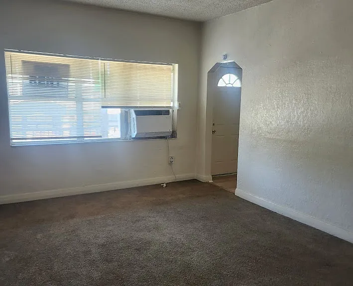 415 E Floribraska Ave #B — Photo 9