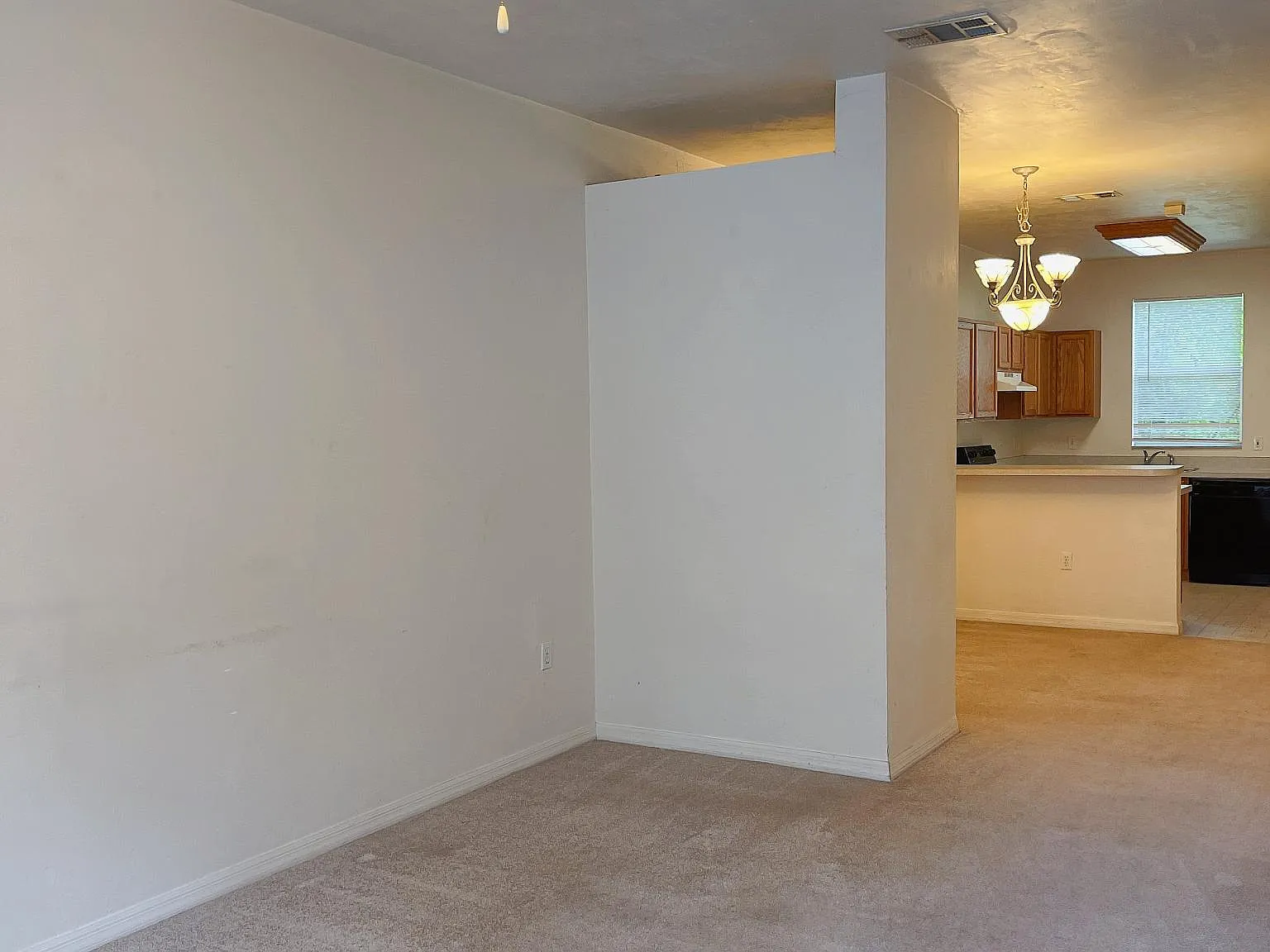2 bed, 2.5 bath, 1174 sqft, $1,400 — Photo 4