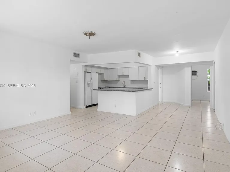 3061 NE 4th Ave — Photo 6