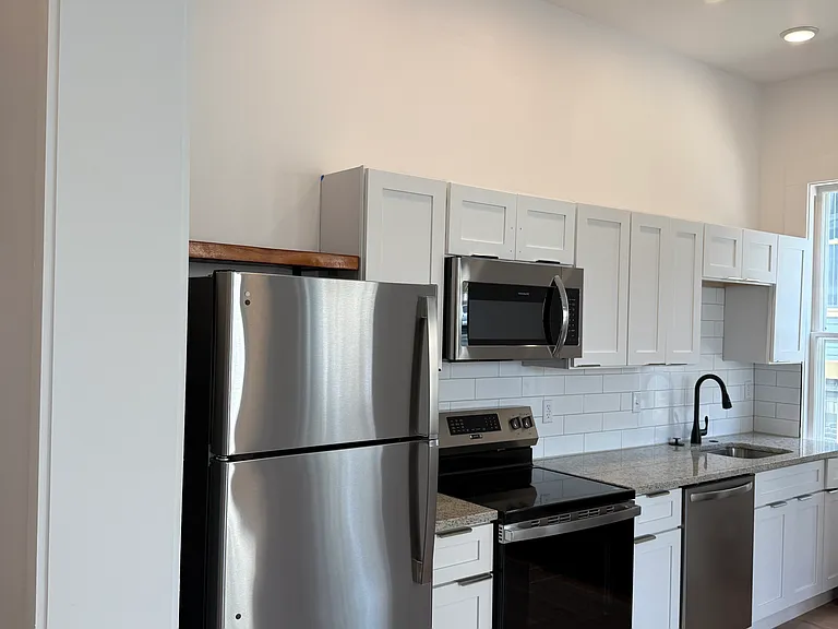 429 Rivermont Ave #2 — Photo 1