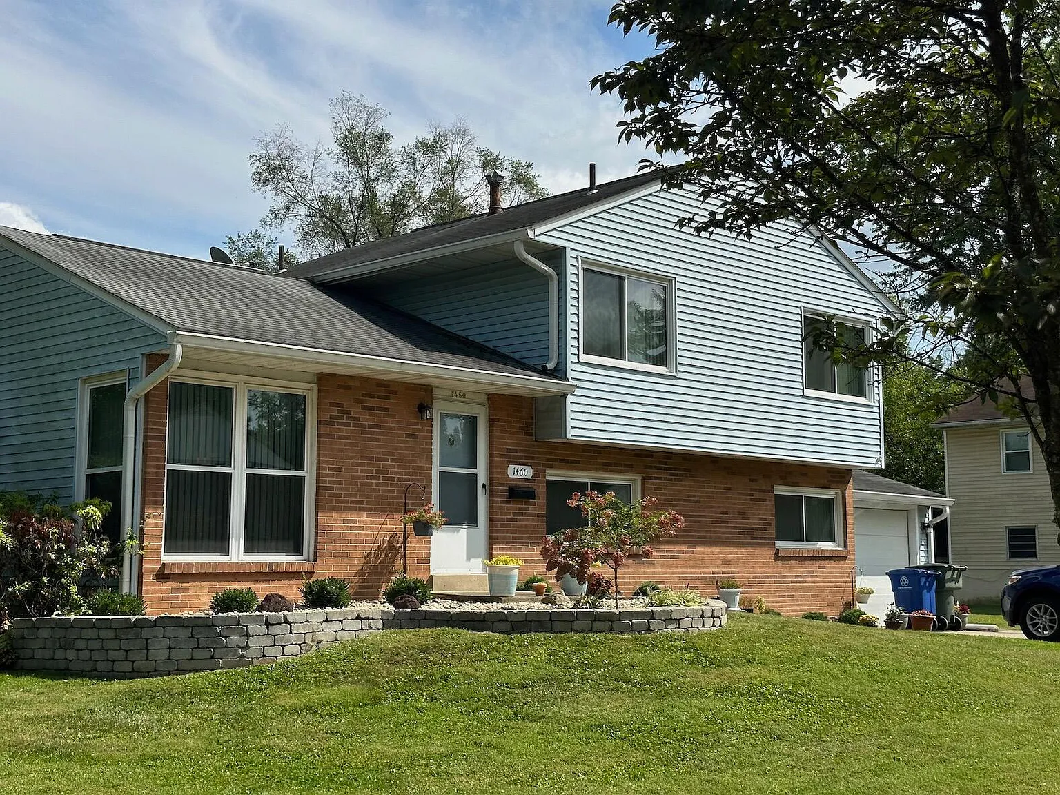 1460 Lillian Ln photo 1