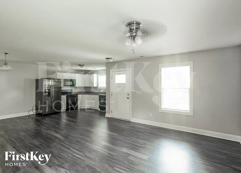 1000 Harris St — Photo 5