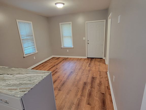 4th image of 2413 Ferry Ave #1