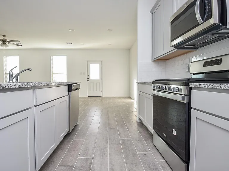 5715 Aurora Greens Ln — Photo 9
