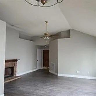 816 Wyndham Pl — Photo 2