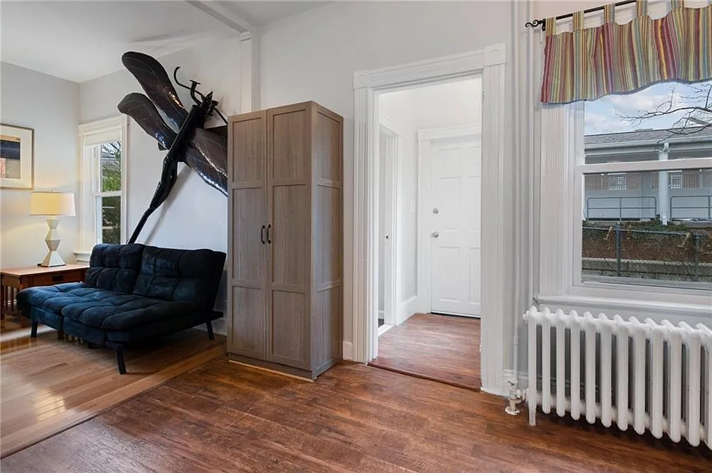 35 Brewer St — Photo 3