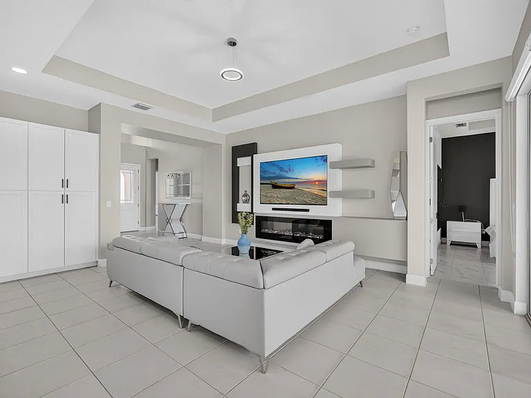 16293 Melogold Dr — Photo 40