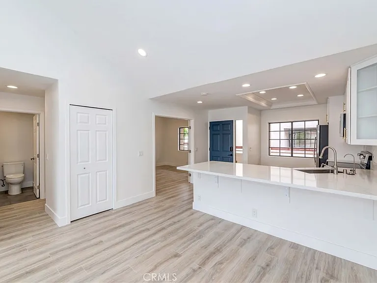 941 W Carson St #306 — Photo 3