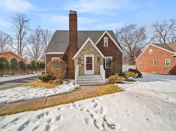 261 Bloor St, Conneaut, OH 44030