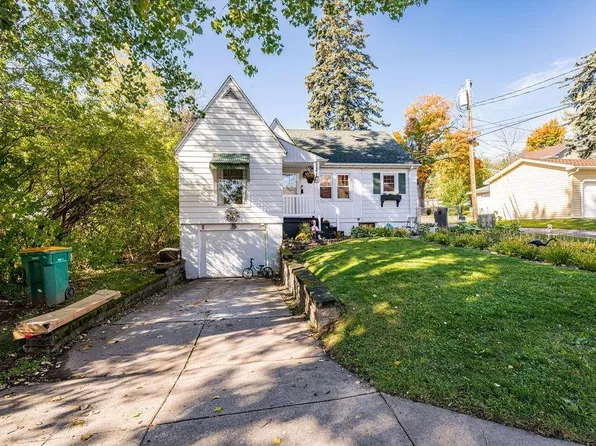 909 N 49th Ave E, Duluth, MN 55804