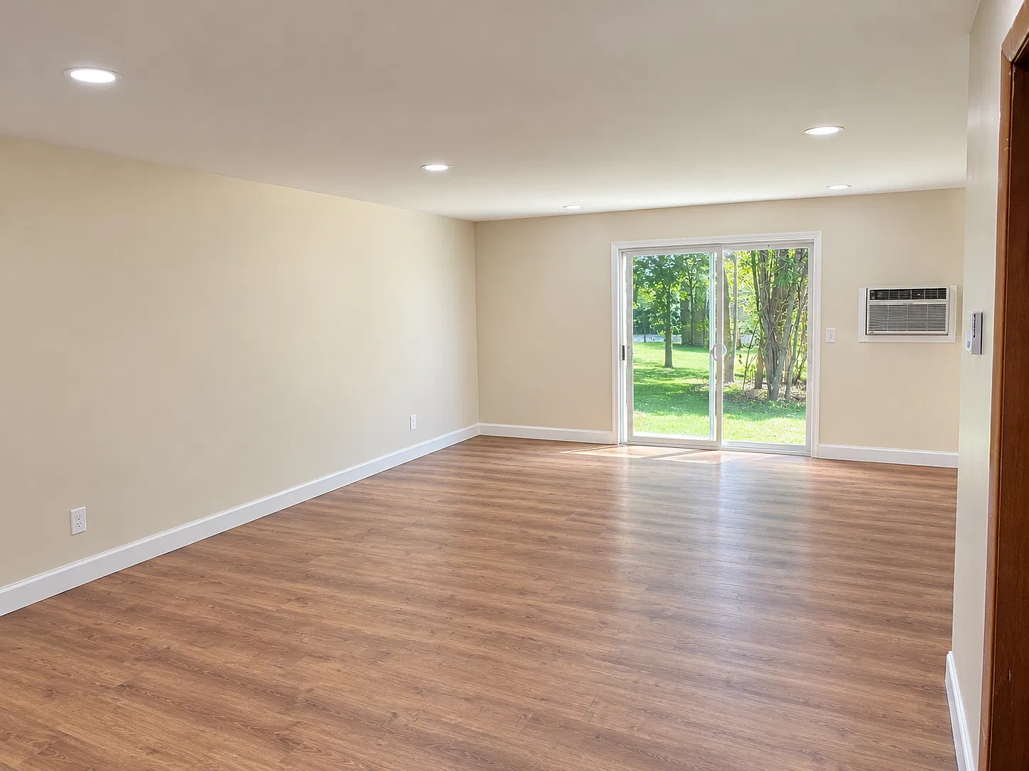 2 bed, 950 sqft, $1,775 — Photo 1
