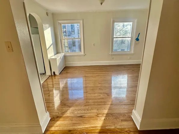 254 Union Street image 1 of 8