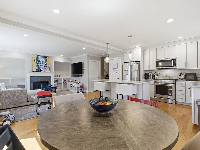 7 Spring Ct #A — Photo 14