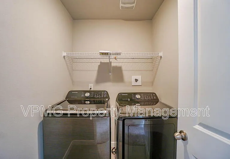 13602 NE 75th Cir — Photo 20