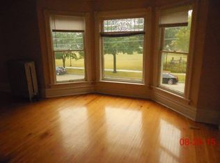 573 Prospect St, Elgin, IL 60120