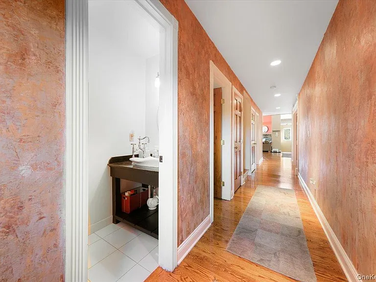1403 Kings Hwy — Photo 18