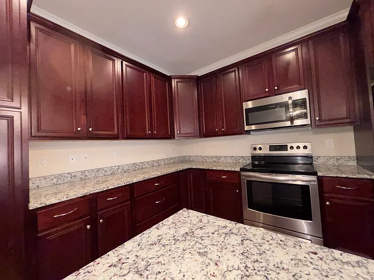 616 Lois Ln #616 — Photo 13
