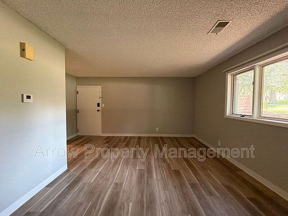 4th image of 320 Lincoln St Unit 9