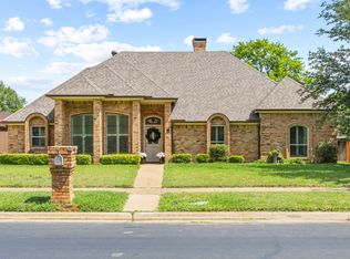 504 Evergreen Dr, Hurst, TX 76054