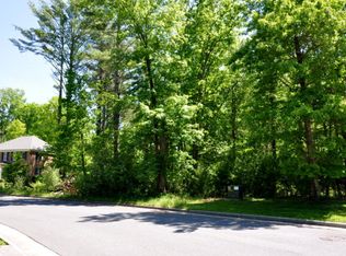 15A Old White Dr, Lewisburg, WV